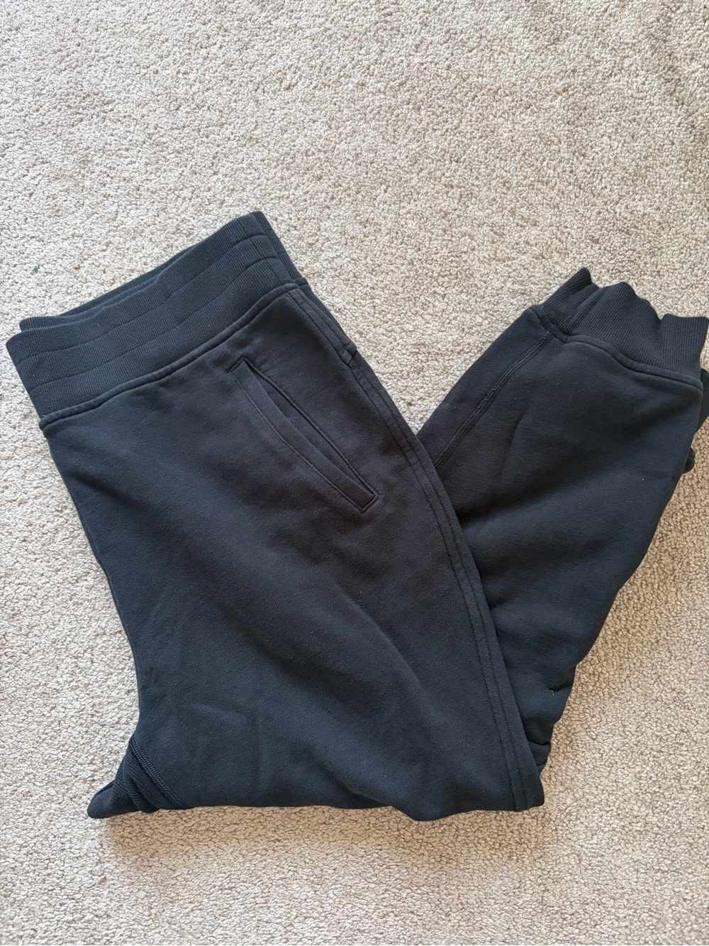 🦋 LULULEMON - Black Size 12 Cropped Sweat Pants